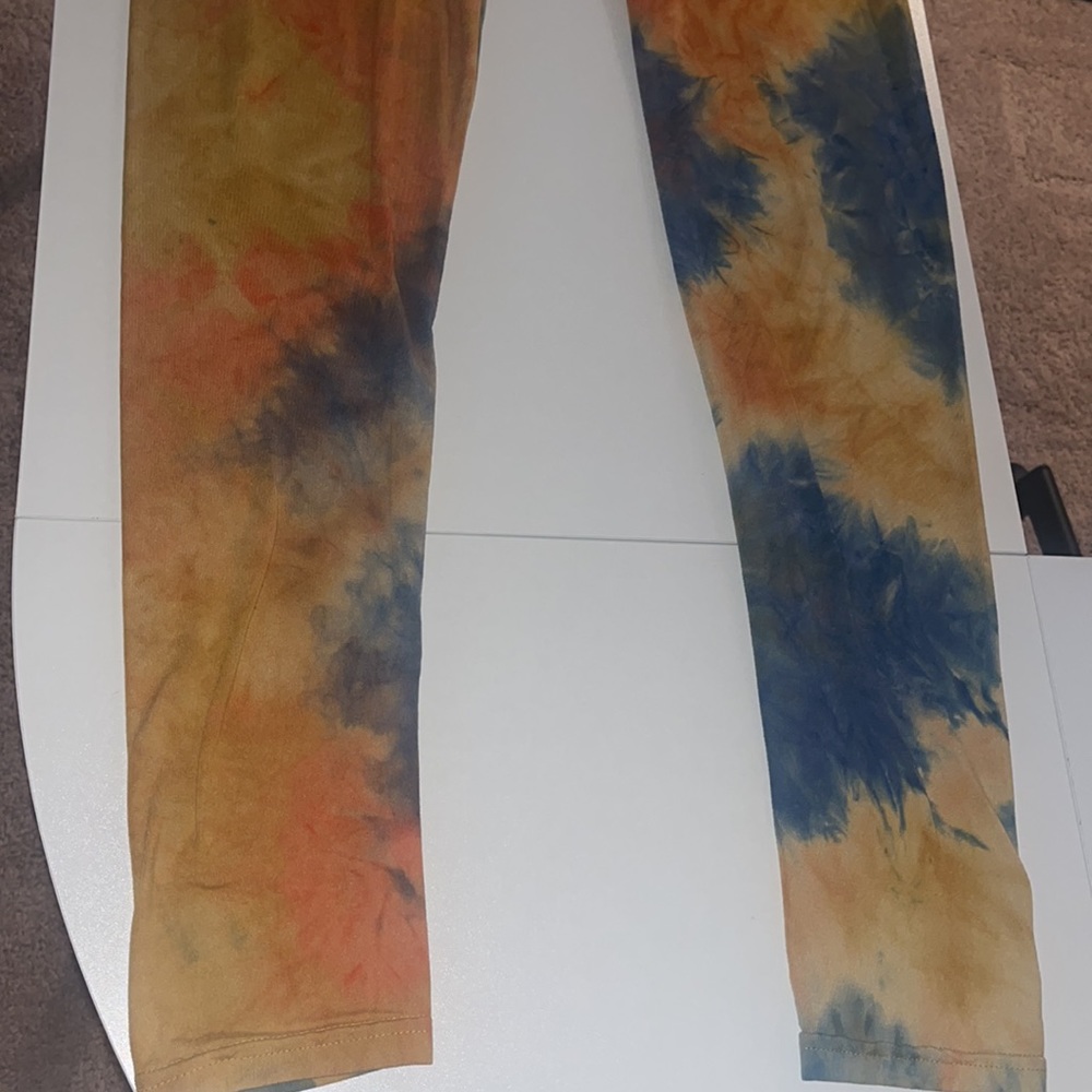 Tie dye leggings 🧡 never worn - Picture 3 of 6